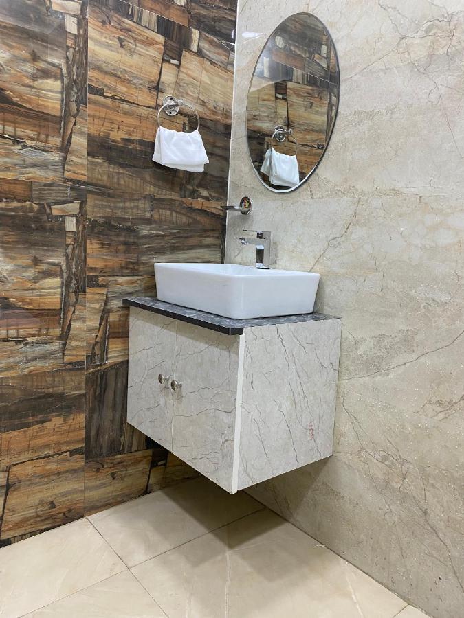 Hotel Woodlark Zirakpur - A Peaceful Stay Екстериор снимка
