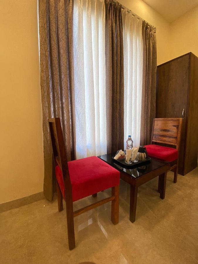 Hotel Woodlark Zirakpur - A Peaceful Stay Екстериор снимка