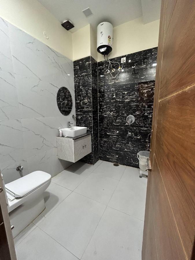 Hotel Woodlark Zirakpur - A Peaceful Stay Екстериор снимка