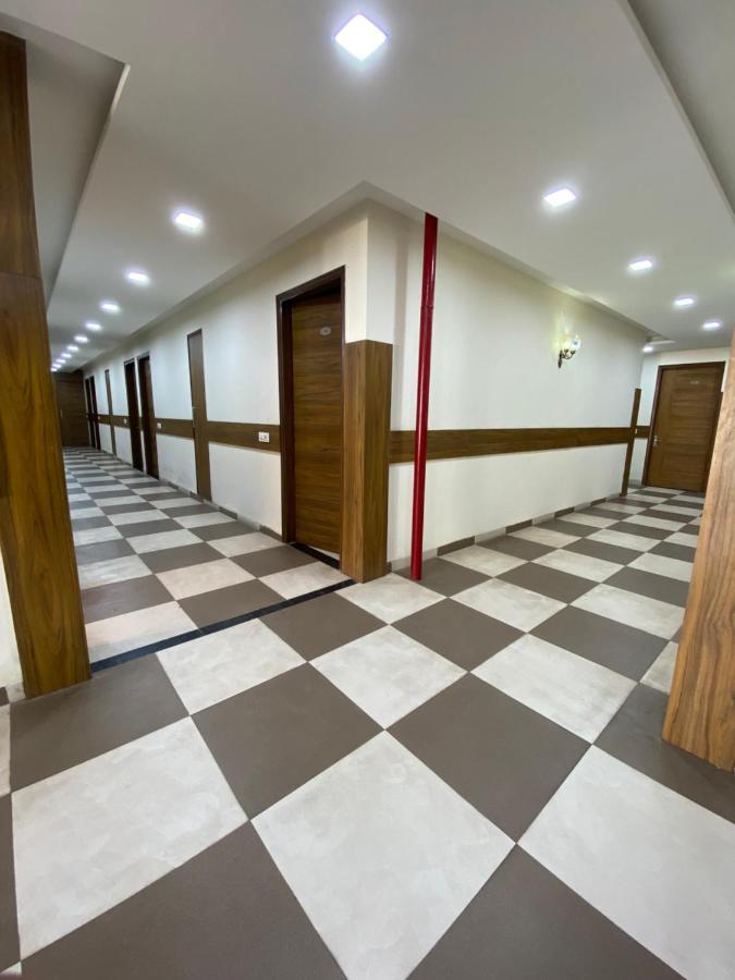 Hotel Woodlark Zirakpur - A Peaceful Stay Екстериор снимка