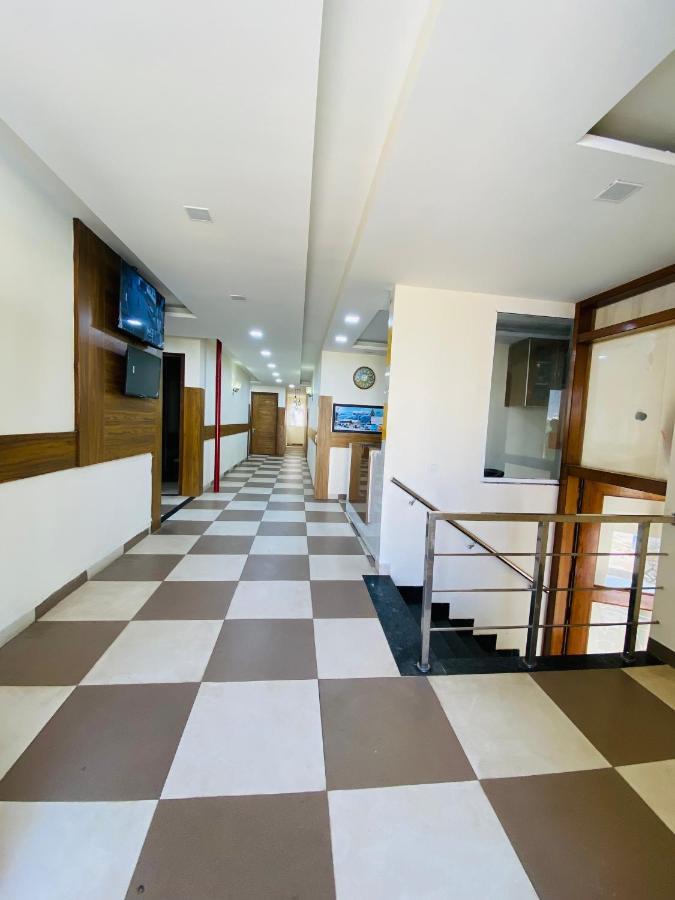Hotel Woodlark Zirakpur - A Peaceful Stay Екстериор снимка